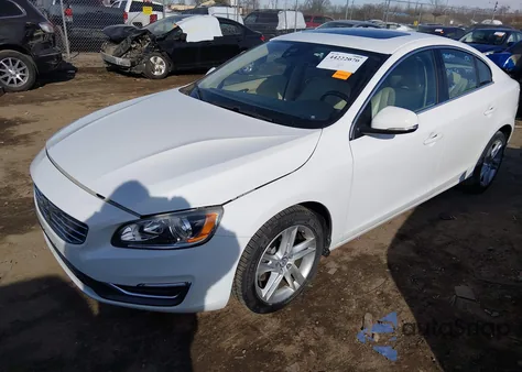 2015 Volvo S60 T5 Premier z USA, uszkodzony, nr VIN YV126MFK4F1344435